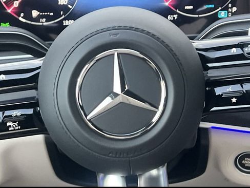 Certified 2025 Mercedes-Benz GLS 450 4MATIC image 31