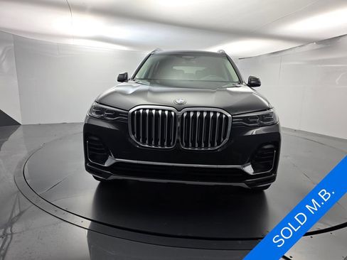 Used 2021 BMW X7 xDrive40i w/ Executive Package 2 AWD/4WD image 2
