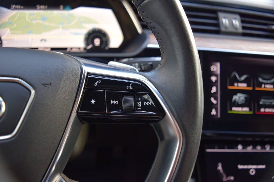 Used 2019 Audi e-tron Prestige w/ Prestige Package AWD/4WD image 66