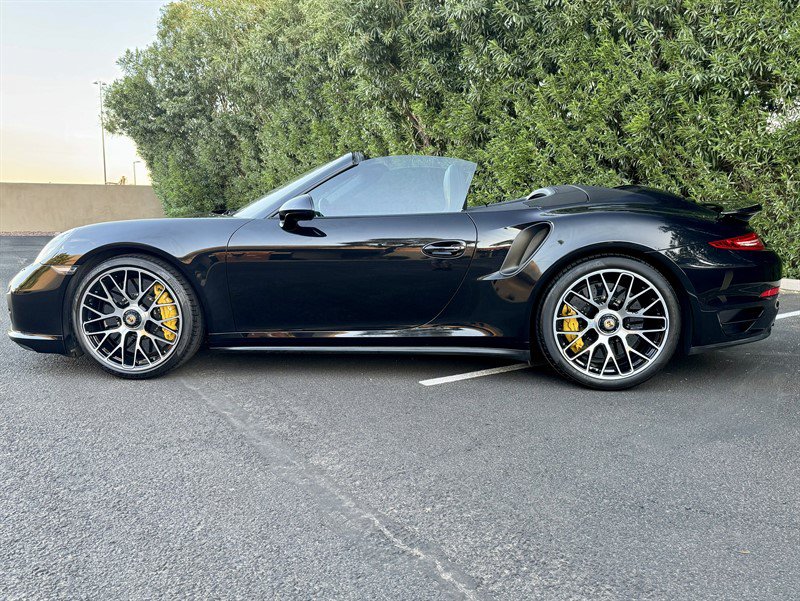 Used 2015 Porsche 911 Turbo S w/ High-end Infotainment Package AWD/4WD image 11