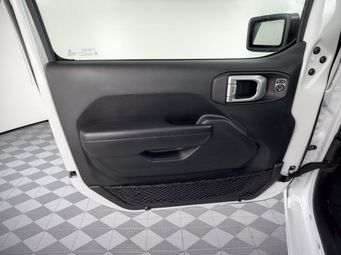 Used 2022 Jeep Wrangler Sport AWD/4WD image 14