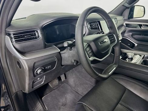 Used 2025 Jeep Wagoneer Series III w/ Premium Group I AWD/4WD image 13