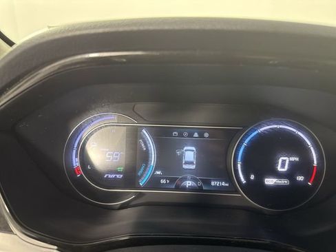 Used 2022 Kia Niro EX w/ Cold Weather Package image 17