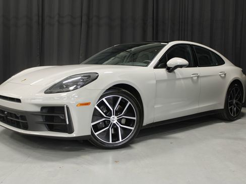 Used 2025 Porsche Panamera 4 image 1