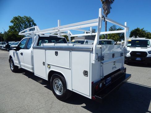 Used 2021 Ford F350 XL w/ Power Equipment Group RWD image 6