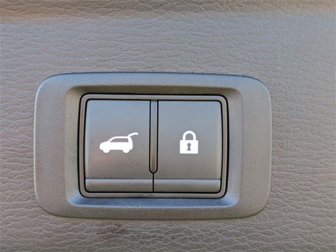 Used 2024 Mitsubishi Outlander SE image 13