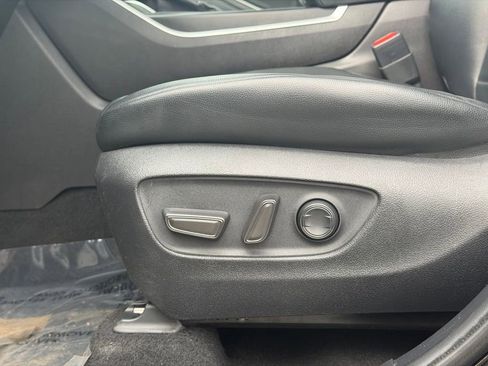 Used 2021 Toyota Highlander XLE image 28