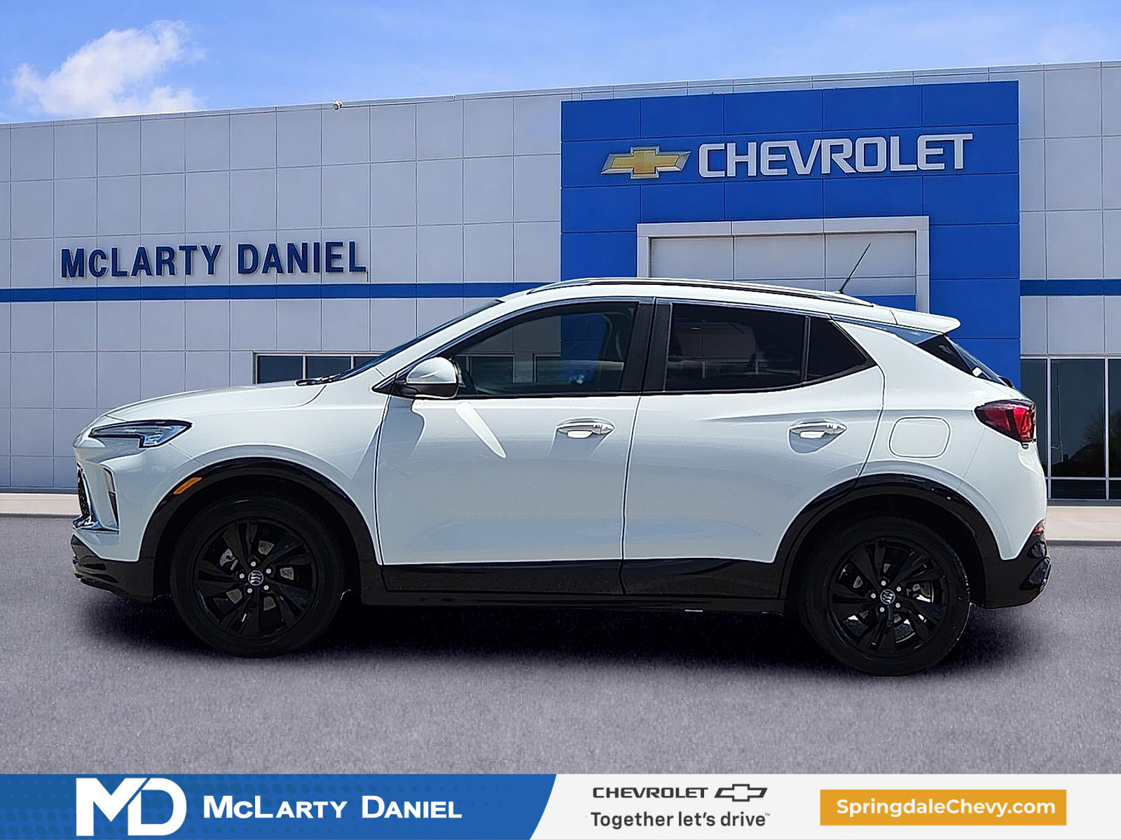 Certified 2024 Buick Encore GX Sport Touring FWD image 3