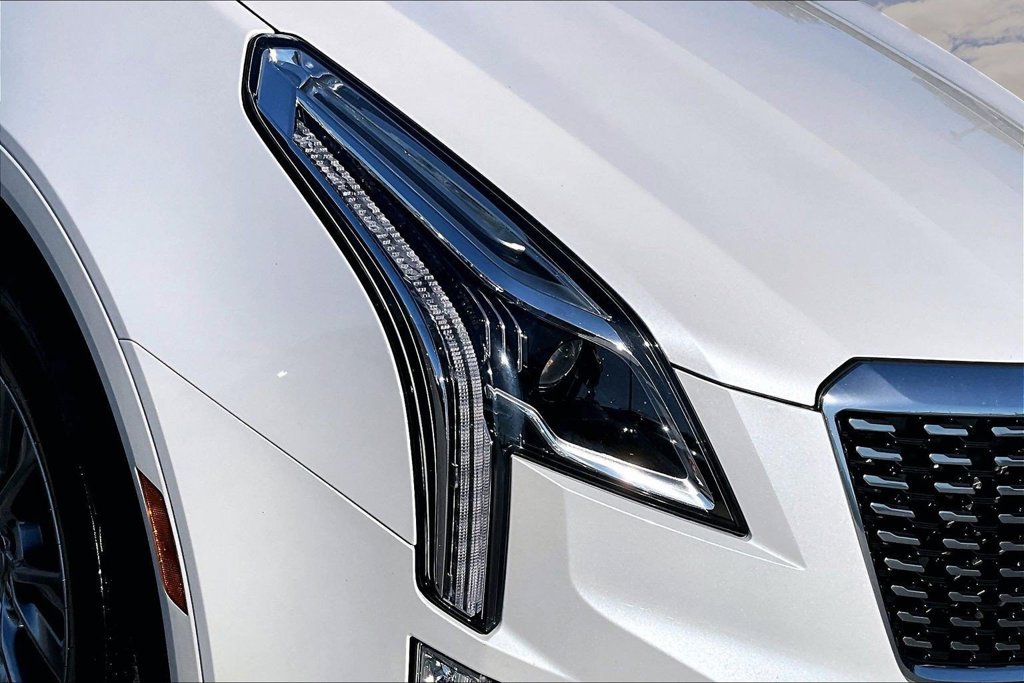 Used 2022 Cadillac XT5 Premium Luxury w/ Technology Package FWD image 32