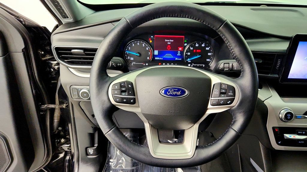 Used 2022 Ford Explorer XLT w/ Equipment Group 202A AWD/4WD image 14