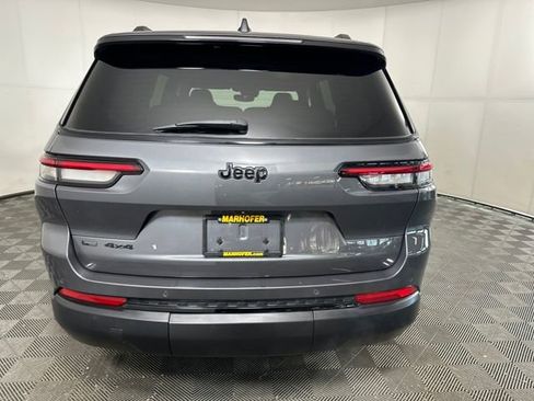 Used 2023 Jeep Grand Cherokee L Laredo image 4