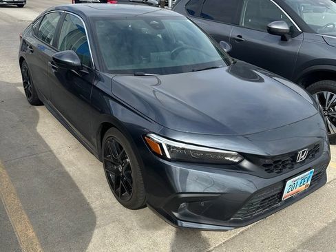 Used 2024 Honda Civic Sport Touring image 3