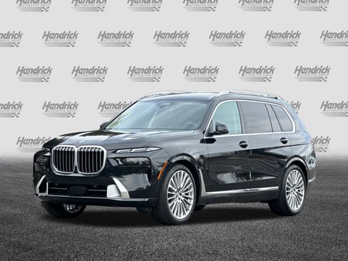 Used 2025 BMW X7 xDrive40i w/ Premium Package image 9