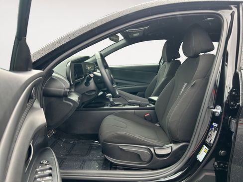 Certified 2025 Hyundai Elantra Sport w/ Cargo Package image 15