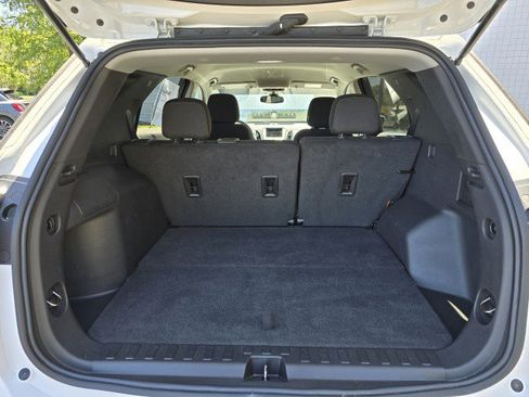 Used 2023 Chevrolet Equinox LT image 9