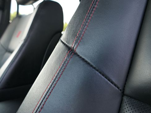 Used 2024 Dodge Durango GT RWD image 12