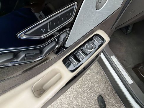 Used 2023 Lincoln Aviator Reserve w/ Equipment Group 201A AWD/4WD image 13