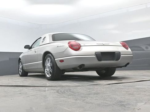 Used 2005 Ford Thunderbird image 20