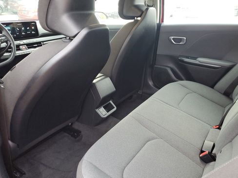 Used 2025 Kia K4 LXS image 9