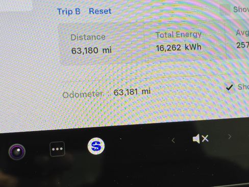 Used 2021 Tesla Model Y Long Range image 22