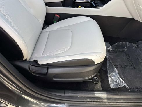 Used 2024 Kia Sportage EX image 30