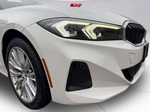 Used 2023 BMW 330i xDrive Sedan w/ Driving Assistance Package AWD/4WD image 10
