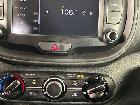 Used 2023 Kia Soul LX w/ LX Technology Package FWD image 14