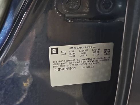 Used 2017 Chevrolet Malibu LT FWD image 40