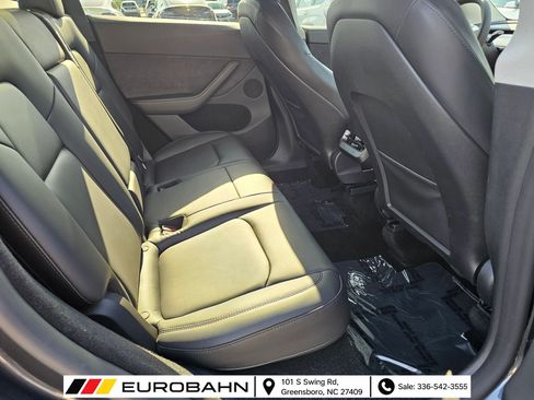 Used 2024 Tesla Model Y Long Range AWD/4WD image 21