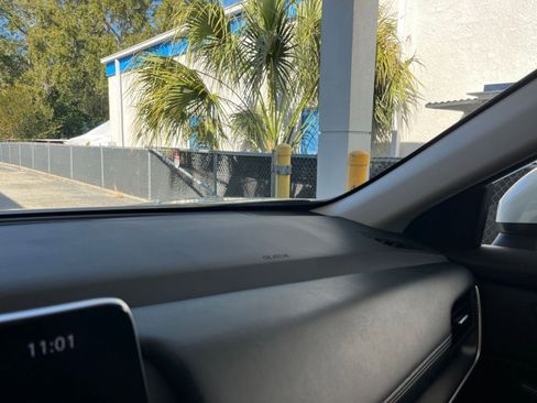 Used 2025 Nissan Rogue SV image 46