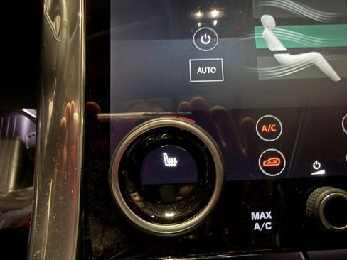 Used 2019 Land Rover Range Rover Sport SE image 21