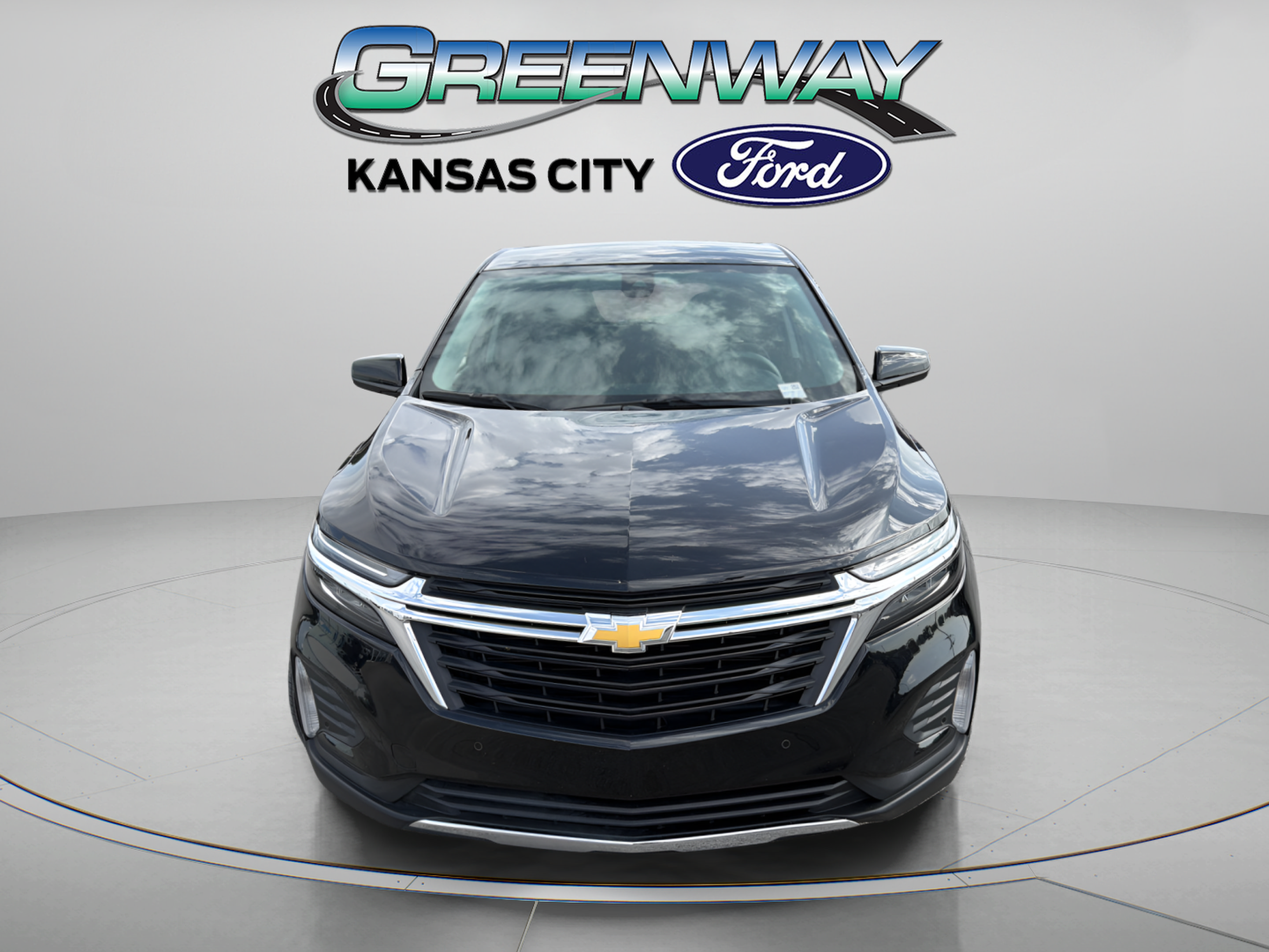 Used 2024 Chevrolet Equinox LT FWD image 2