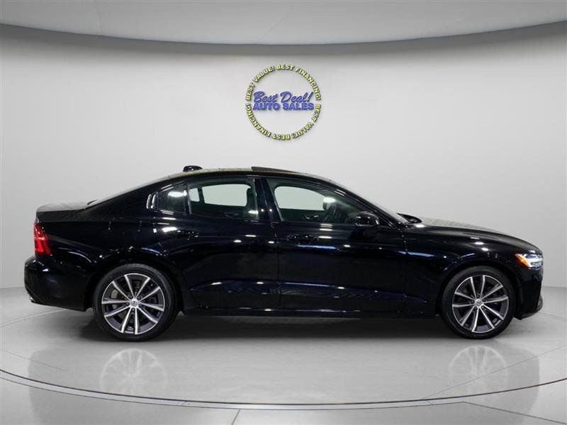 Used 2022 Volvo S60 B5 Momentum FWD image 5