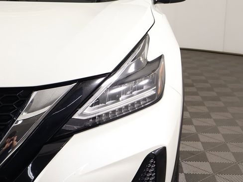 Used 2019 Nissan Murano S image 11
