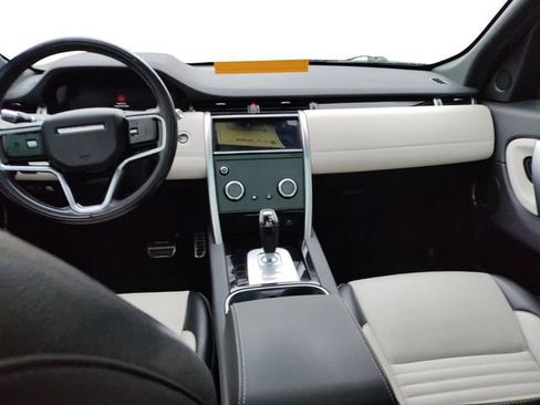 Used 2022 Land Rover Discovery Sport SE R-Dynamic image 10