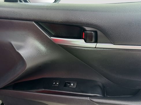 Used 2019 Toyota Camry SE image 30