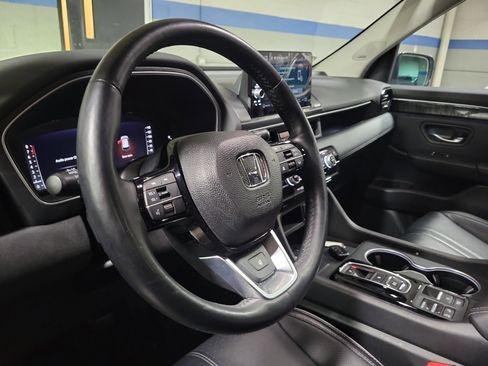 Certified 2024 Honda Pilot Elite image 16