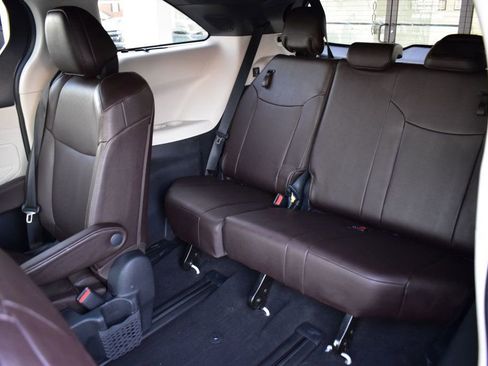 Used 2022 Toyota Sienna Platinum image 25