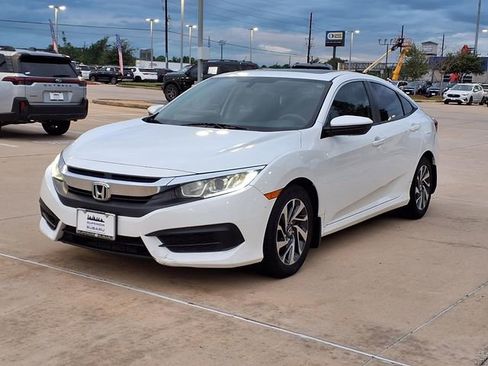 Used 2018 Honda Civic EX image 3