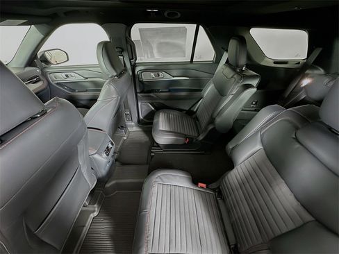 New 2026 Ford Explorer ST-Line w/ ST-Line Street Pack image 23
