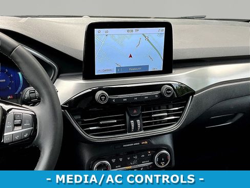 Used 2022 Ford Escape Titanium AWD/4WD image 9