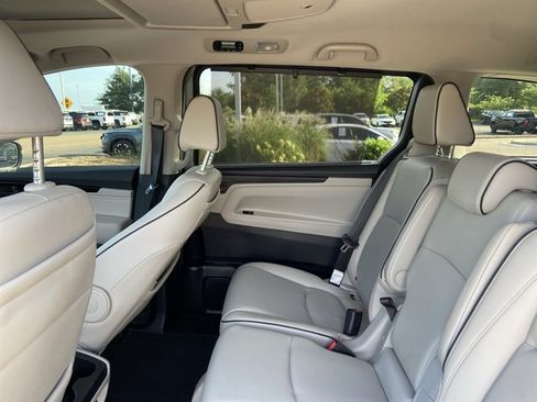 Used 2025 Honda Odyssey Touring image 17