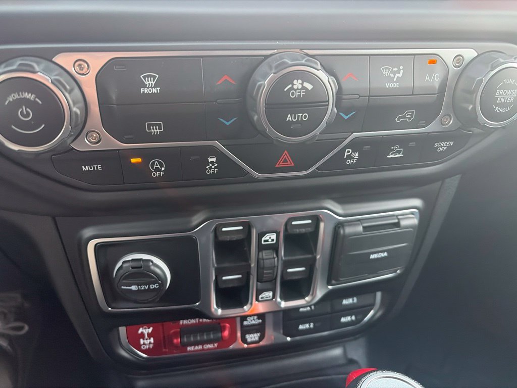 Used 2021 Jeep Gladiator Rubicon AWD/4WD image 12