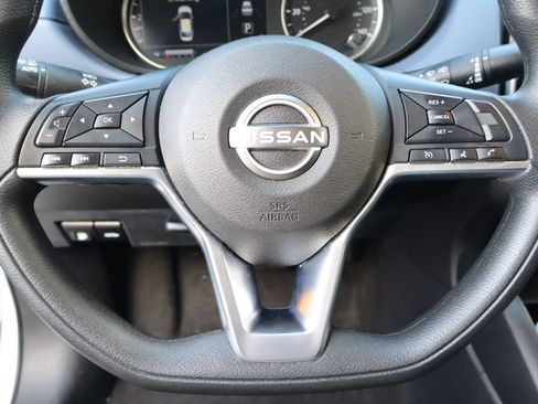 Used 2024 Nissan Versa SV FWD image 10