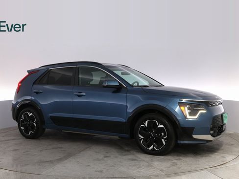 Used 2024 Kia Niro Wave w/ Wave Preserve Package image 5