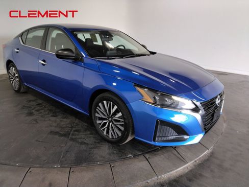 Used 2025 Nissan Altima 2.5 SV image 4
