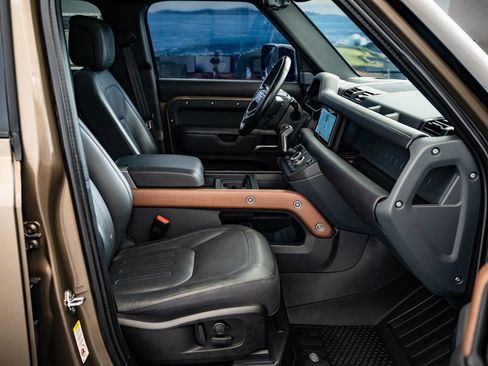 Used 2021 Land Rover Defender 110 X image 23