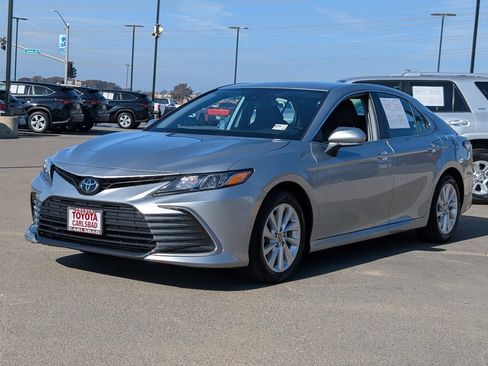 Used 2024 Toyota Camry LE image 11