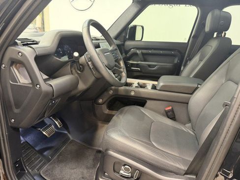Used 2025 Land Rover Defender 130 V8 image 12