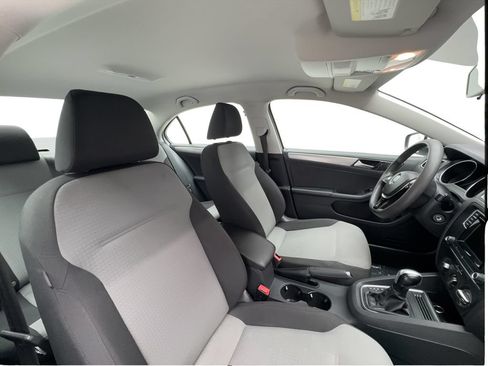 Used 2018 Volkswagen Jetta S FWD image 30